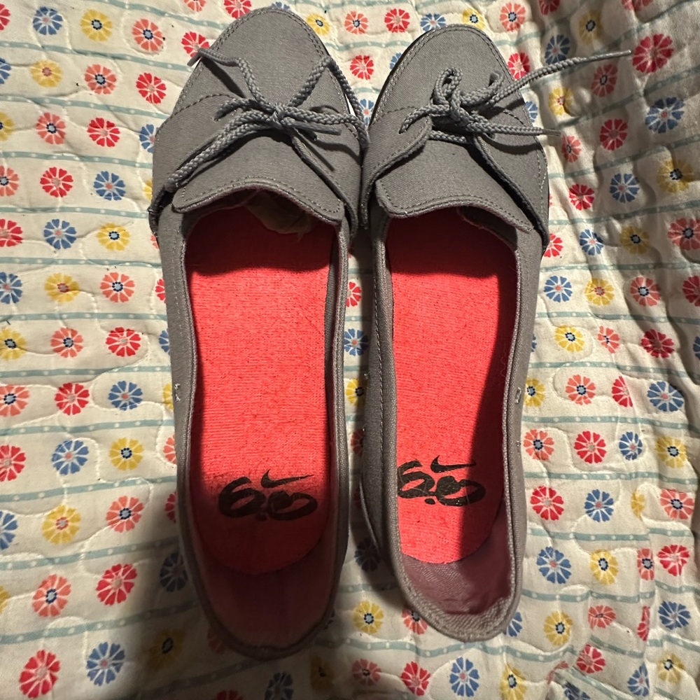 Nike size 8 shoes